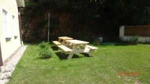 Chaloupka za potůčkem