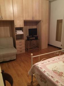 Deluxe Room (2 Adults + 1 Child) room in La Maison Blanche