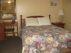 Picket Fence Motel