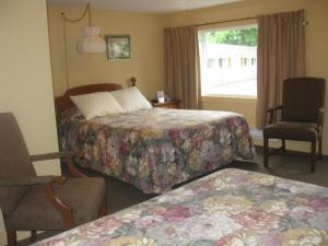 Picket Fence Motel