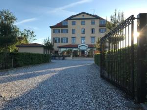 Budget Single Room room in Hotel Bretagne