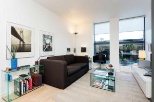 Veeve - Zen By The Water