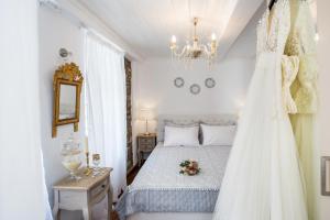 Evagelias deluxe villa-Roof Top Jacuzzi