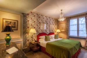 Hotels Hotel Duc De St-Simon : photos des chambres