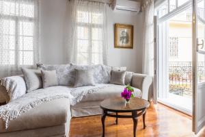 Evagelias deluxe villa-Roof Top Jacuzzi