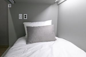 Phòng tập thể 4 giường (Nữ) (Dormitory 4-Bed (Female))