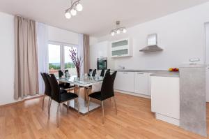Apartman Mira- Omis