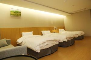 J Square Hotel and Wedding