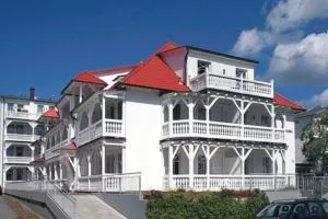 Haus Strandburg - hinter Düne und Meer - Binz