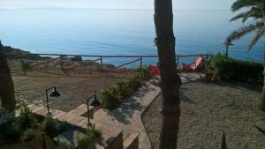 Fascinosa casa sul mare in posizione mozzafiato