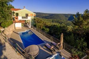 Apartman Stela with heated pool je and Whirlpool Gornje Sitno