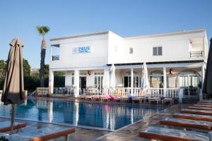 Zeus Hotel hotel, 
Kefalos, Greece.
The photo picture quality can be
variable. We apologize if the
quality is of an unacceptable
level.