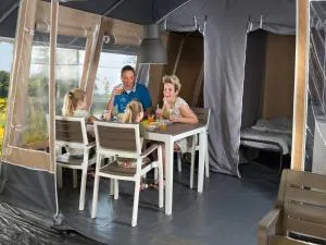 Europe tents Camping Le Clou - Audrix