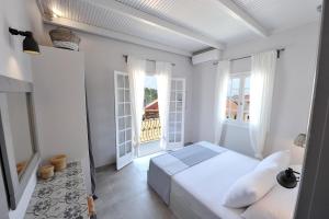 Alia Luxury Apartment Paxoi Greece