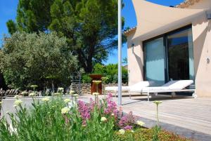 B&B / Chambres d'hotes BB 12 LUBERON chambres d'hotes contemporaines : photos des chambres