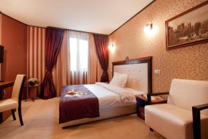 Double Room room in Best Western Plus Bristol Hotel