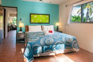 Abbey Del Sol - Beach-steps condos