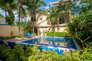 Abbey Del Sol - Beach-steps condos