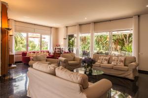 Villa Sitges Tupinetti Beach at 1 min walk Amaizing Garden and View Center Sitges 5 minutes walk NO NEED CAR