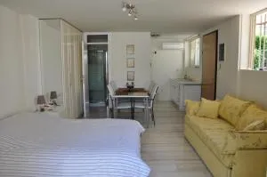 Cosy Studio with Garden / Individual apartment - Atene