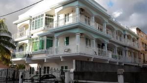 Residence Lasenza Apartment - 4hvězdičkové hotely ve městě Flic-en-Flac