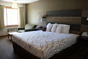 King Room with Balcony room in Roosevelt Inn Mount Rushmore