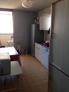 Résidence avec piscine et box, vue sur mer