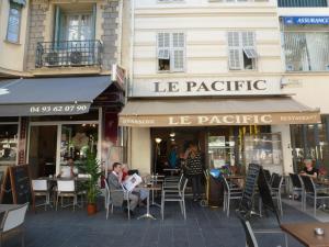 Appartements beau studio : photos des chambres