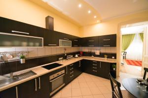 Rox Central Apartments 2