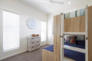 Tranquil & Modern Riverside Getaway