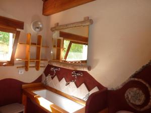 B&B / Chambres d'hotes La Source, Vegetarian Guest House : Yourte