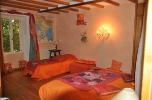 B&B / Chambres d'hotes La Source, Vegetarian Guest House : photos des chambres