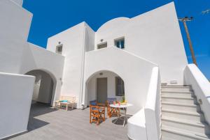 Casa Iphigenia by Blue Cocoons Santorini Greece