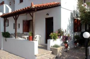 Katina Balos Rooms-Studios