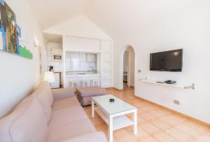 One-Bedroom Apartment (2 Adults + 2 Children) room in Apartamentos Las Gaviotas THe Home Collection