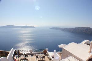 Afroessa Hotel by Caldera Houses