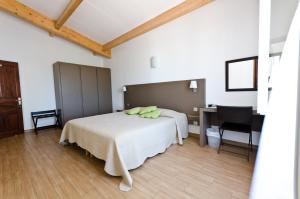 Hotels Hotel Les Lentisques : photos des chambres