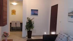 Apartments Brides Rock