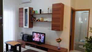 Apartments Brides Rock