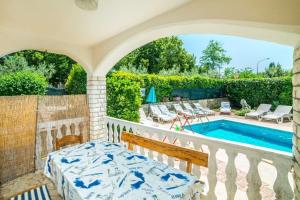 3 hvězdičkový apartmán Family friendly apartments with a swimming pool Nedescina, Central Istria - Sredisnja Istra - 7455 Nedeščina Chorvatsko