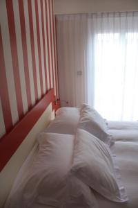 Hotels The Originals Boutique, La Maison Rouge, Lens Ouest (Qualys-Hotel) : photos des chambres