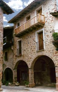 Апартамент Apartaments Plaça Major Санта-Пау Iспанiя