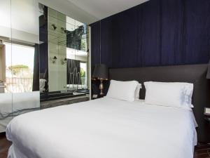 Deluxe Double Room with Partial Sea View room in LH Hotel