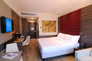 Superior Double Room room in iH Hotels Milano Lorenteggio