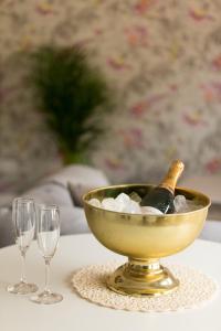 Vesta Central Bath Apartment