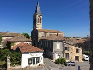 Hotels Logis Auberge de la Tour : photos des chambres