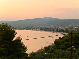 Castri Deluxe Sky Apartment Halkidiki Greece