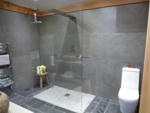 Caledonian Cabin
