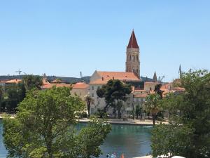 Trogir Penthouse IVY