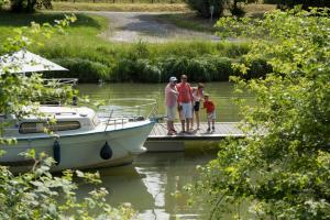 Campings Camping Du Port De Plaisance : photos des chambres